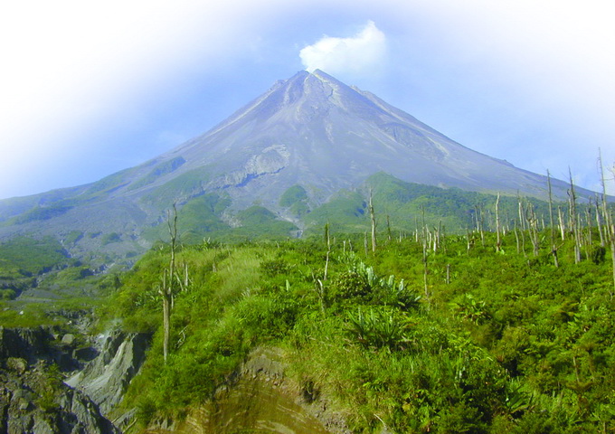 印尼美若比火山的錐狀地形