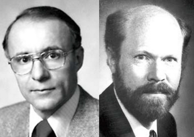 彭齊亞斯（左）和威爾遜（右）因宇宙微波背景輻射的研究榮獲1978年諾貝爾物理獎。