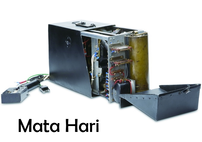 採用照相感光底片記錄資料的黑盒子，由芬蘭Veijo Hietala所發明，稱為Mata Hari。（圖／wiki百科網站）