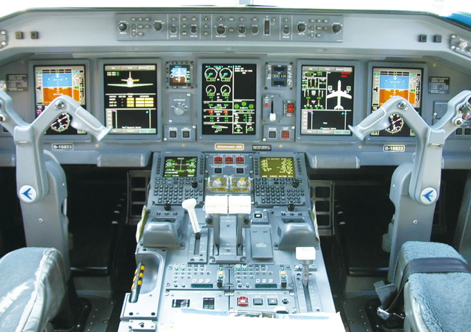 飛機構型日新月異，維修人員須持續學習不同的系統與介面。