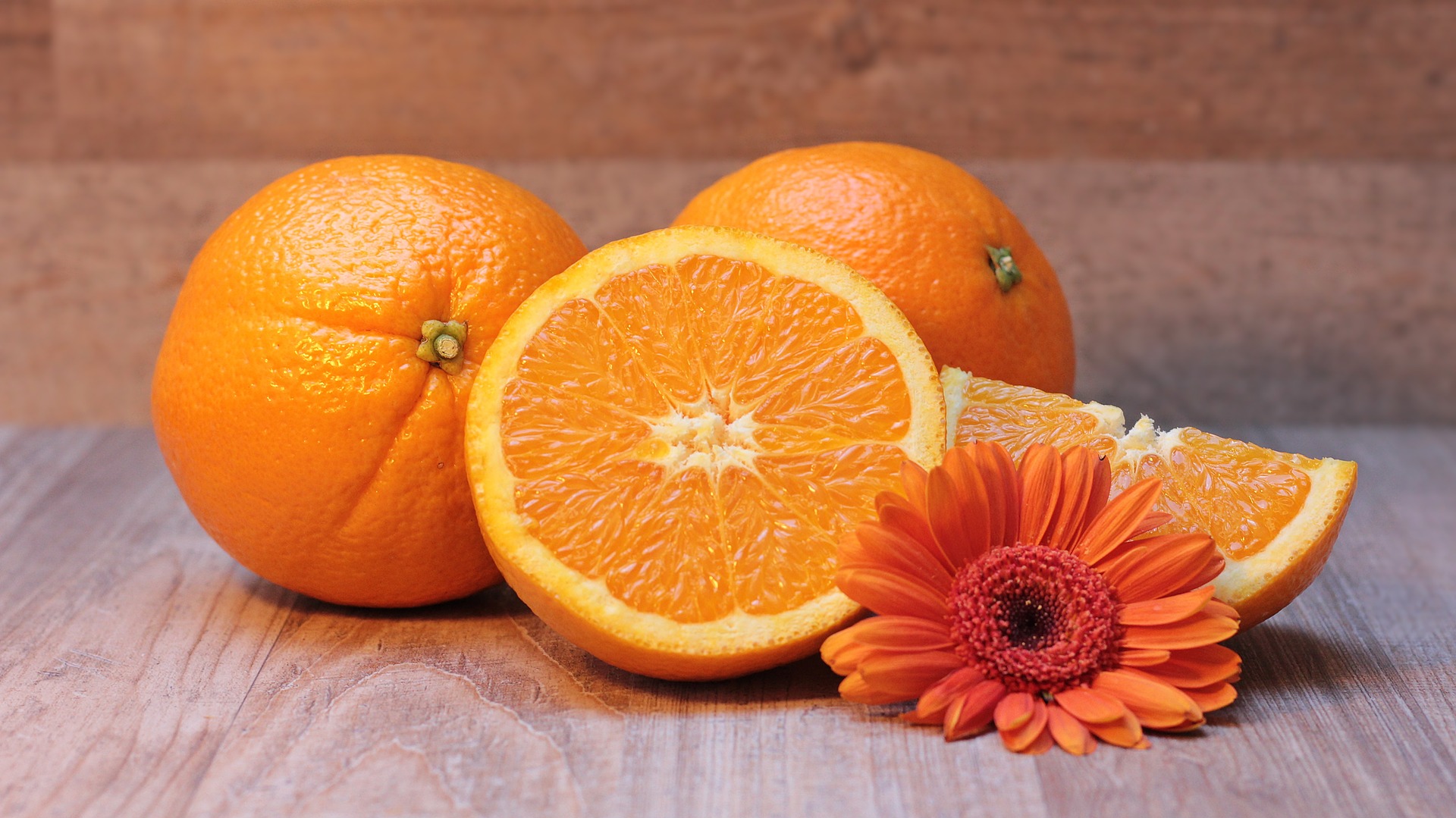 橘子皮中含有能夠溶解橡膠的酯類物質，因此造成氣球爆破。（圖／Pixabay）