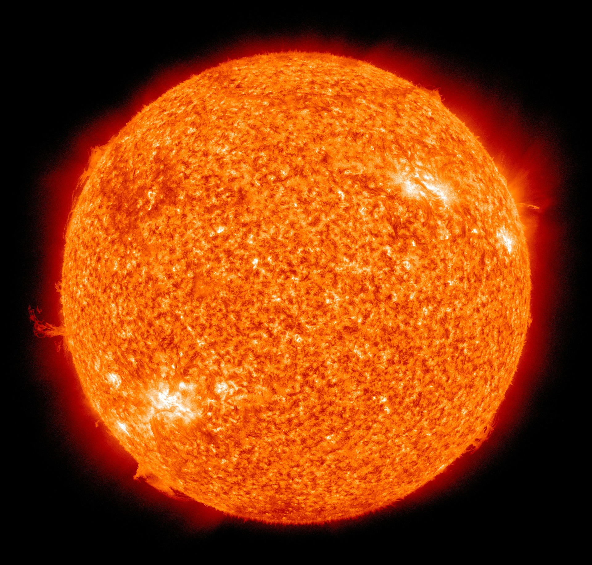 太陽系的行星都會受太陽影響，太陽磁場、太陽風不斷地吹拂著行星，與地球磁場作用，進而影響我們的日常生活。（圖片來源：pixabay）