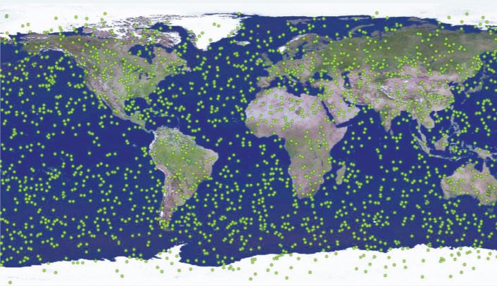 福衛三號在 24 小時內（2009 年 1 月 22 日）累積的觀測資料（綠點），均勻分布在世界各地的觀測點提供了更多地球大氣層與電離層的資訊。