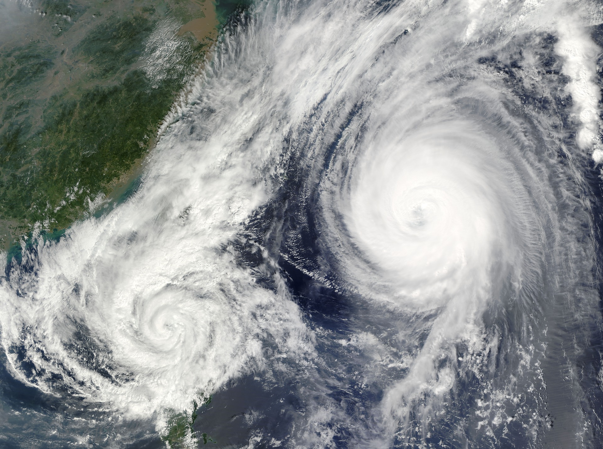 由於海洋觀測資料的匱乏，造成颱風預報之誤差。（圖／Pixabay）