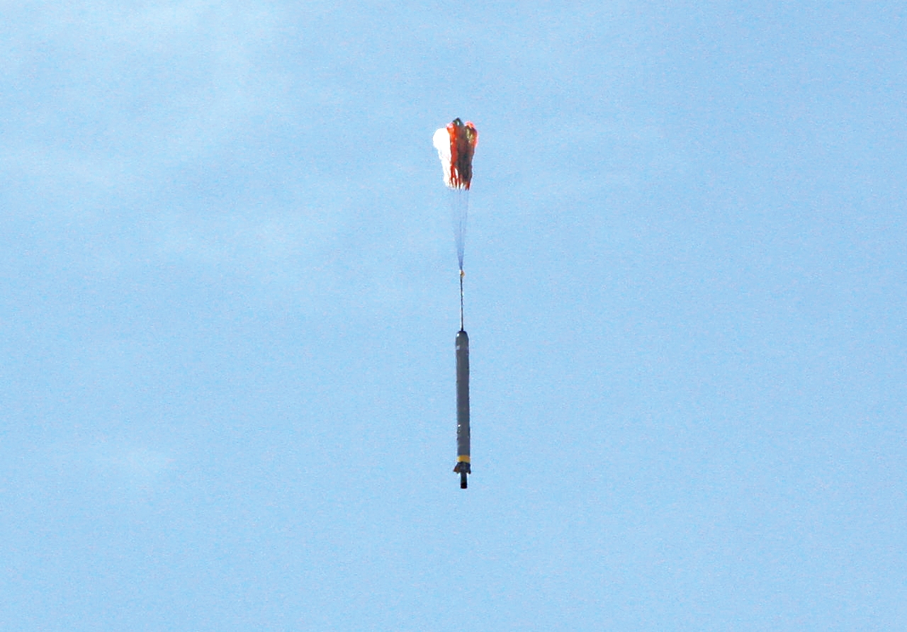 運用降落傘回收探空火箭與酬載