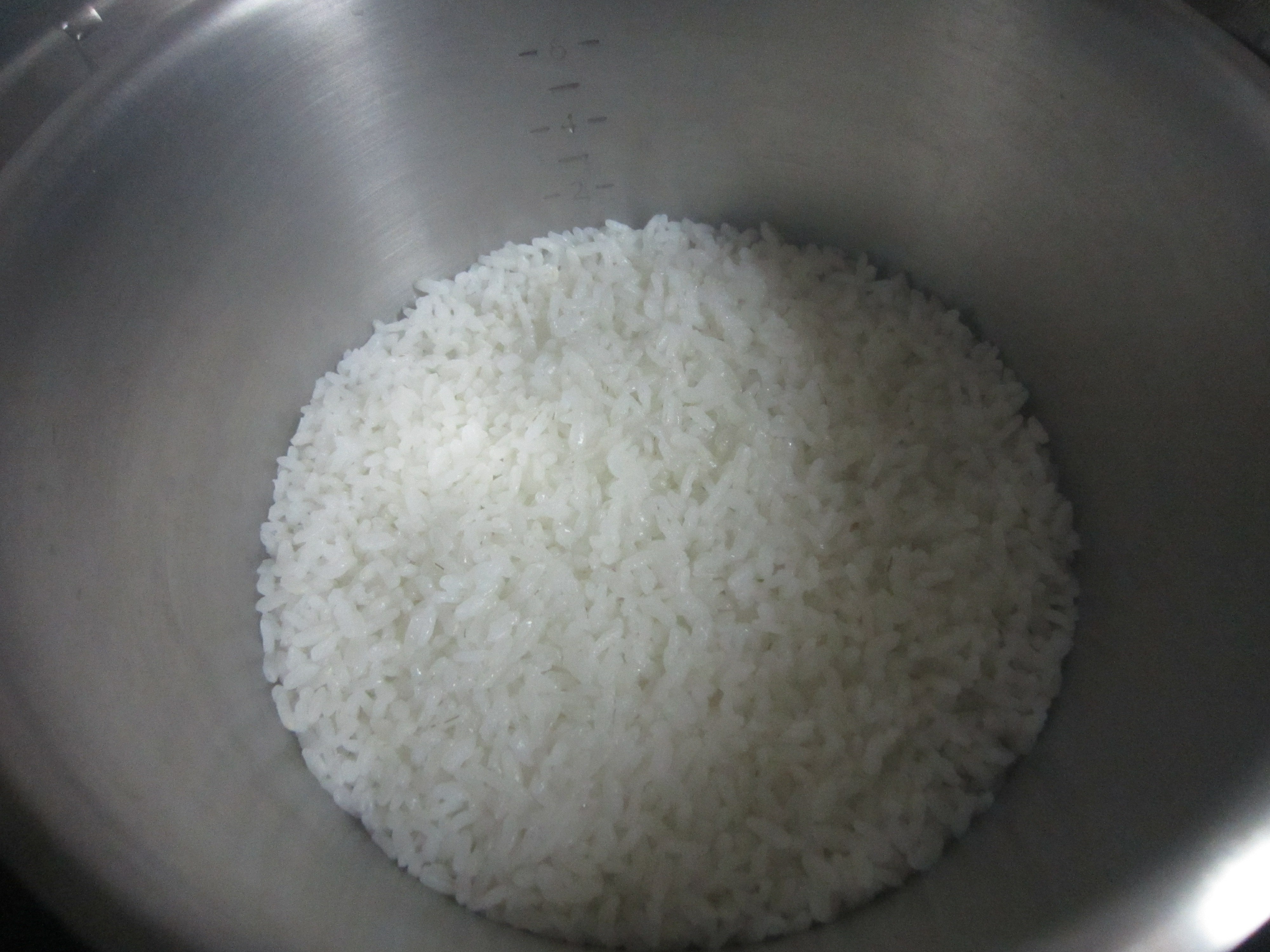 晶瑩透亮的白米飯。(圖片提供：高苡甄)
