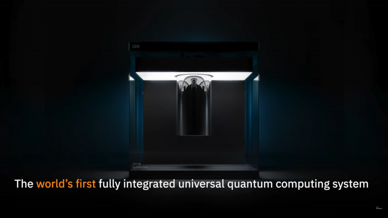 IBM在2019年消費電子展上展示的世界首款商業化量子電腦IBM Q System One （圖片擷取自YouTube影片，作者IBM Research，授權：創用 CC 姓名標示授權）