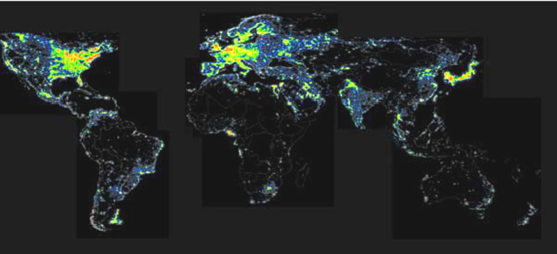 世界第一張全球夜間人造光地圖（圖／Mon. Not. R. Astron. Soc. 328, 690 (2001) ）