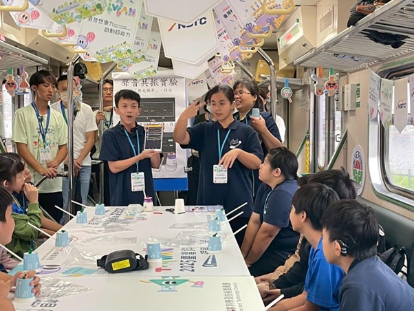 圖 2 北聰學生利用 Phyphox APP 講解聲音共振實驗。圖片來源：林佳穎老師提供