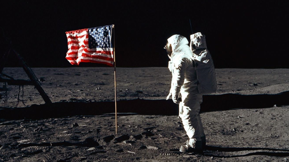 人類登月53 週年！人類如何從仰望月亮，到首次登陸月球？
